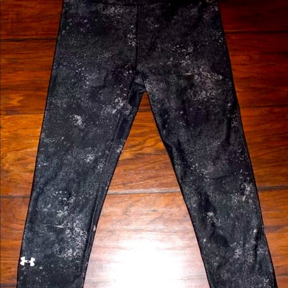 Under Armour Pants - SOLD - Under Armour Womens Black Patterned Crop